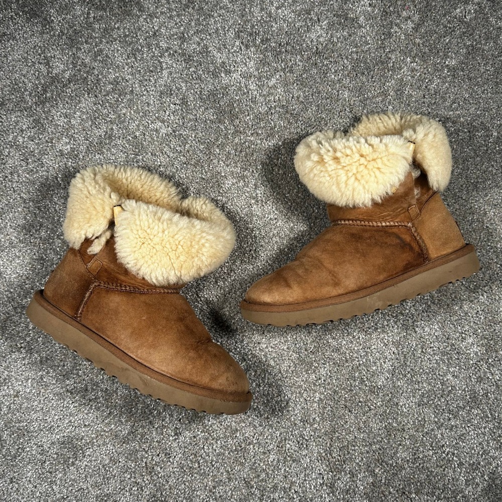 UGG Australia Bailey Button Mini Chestnut Brown Suede Boots 1012109 Womens 7